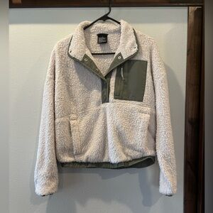 Vuori Sherpa pull over